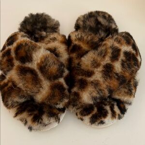 EMU Australia slippers size 7